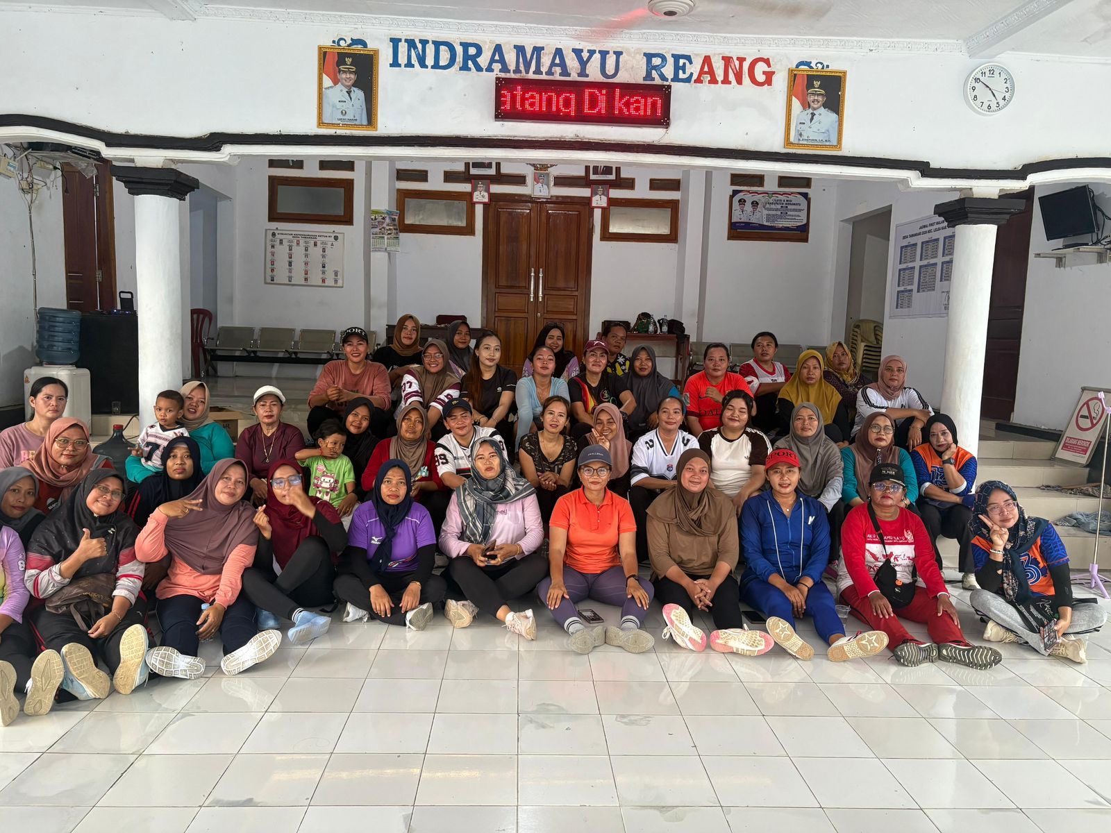Senam rutin yang dilakukan setiap hari jumat untuk masyarakat tamansari dan sekitarnya.